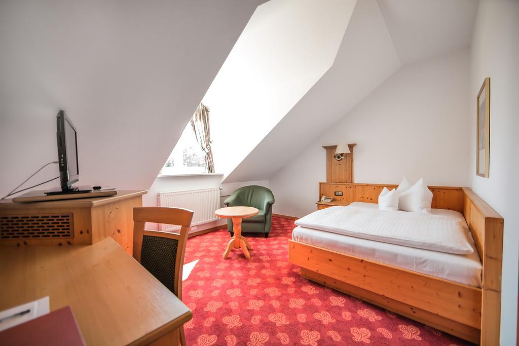 Glasl'S Landhotel Zorneding Extérieur photo